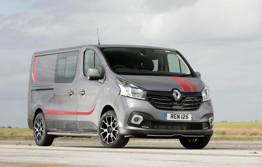  Renault Trafic Sport+ Crew Van 2018 года  (UK) (фото 1 из 4)